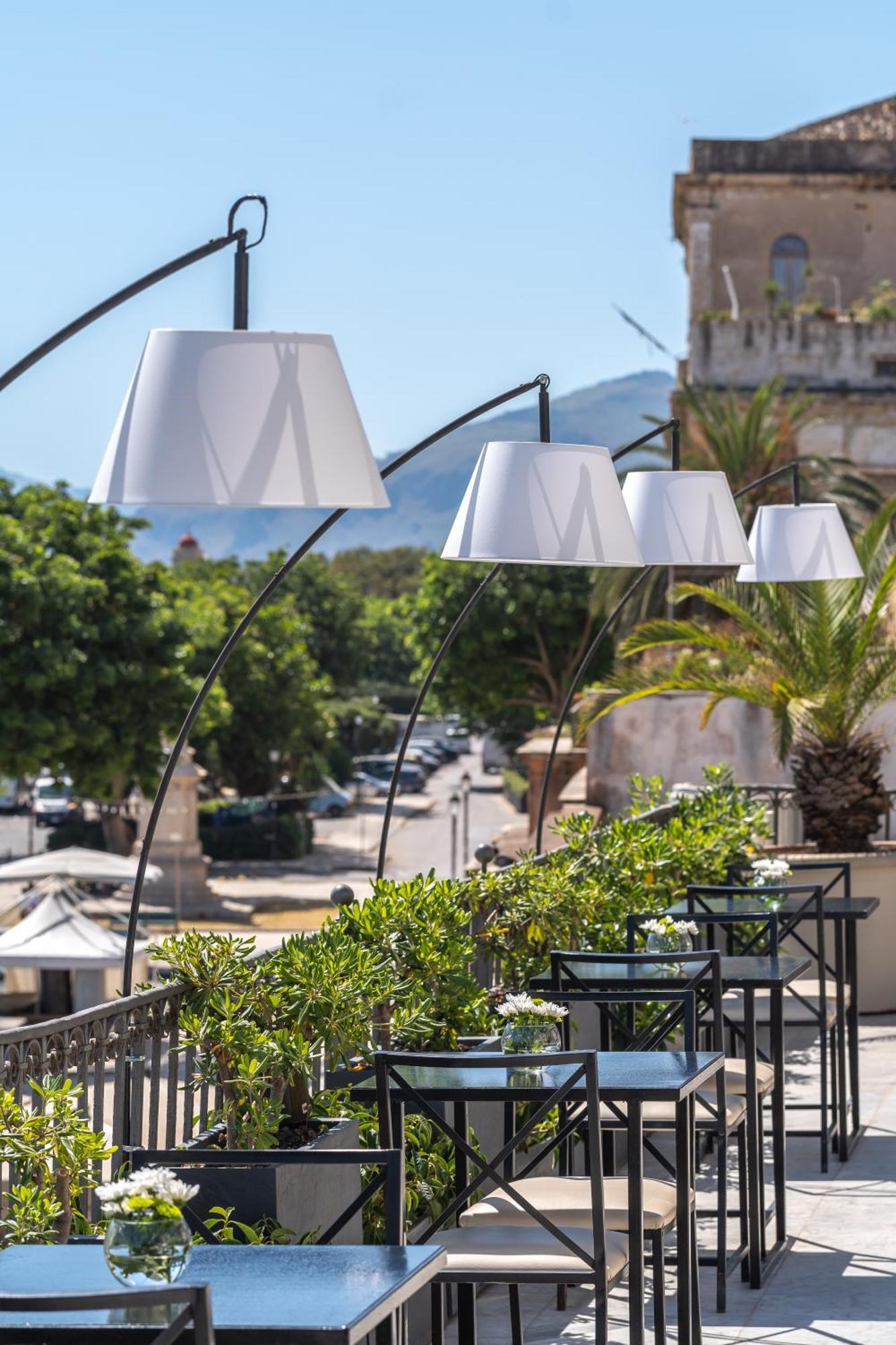L' Hotellerie Easy Suites Palermo Exterior photo